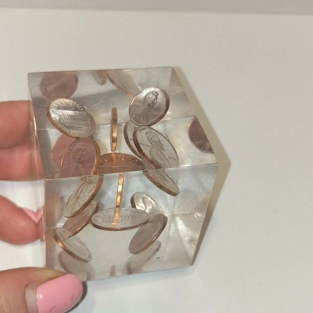 Vintage 1973 Penny Paperweight Collectable trinket - Picture 5 of 5